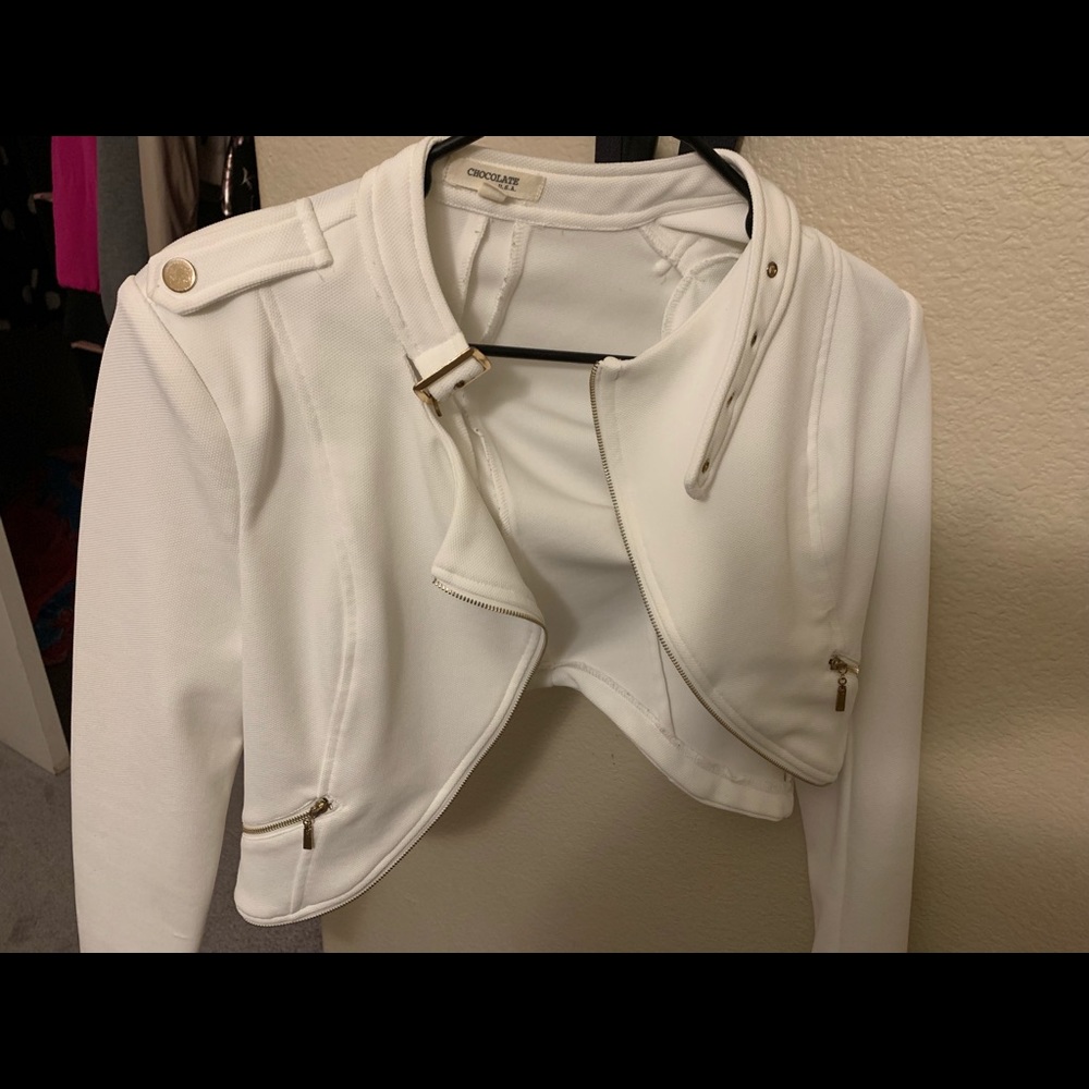 Too small - Picture 3 of 6